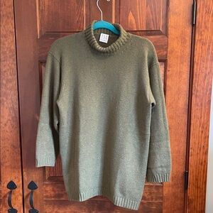 TSE Women's Oversized Cashmere Turtleneck Sweater in Olive